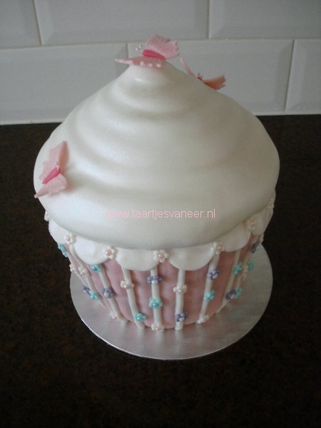 giant-cupcake-voor-ma